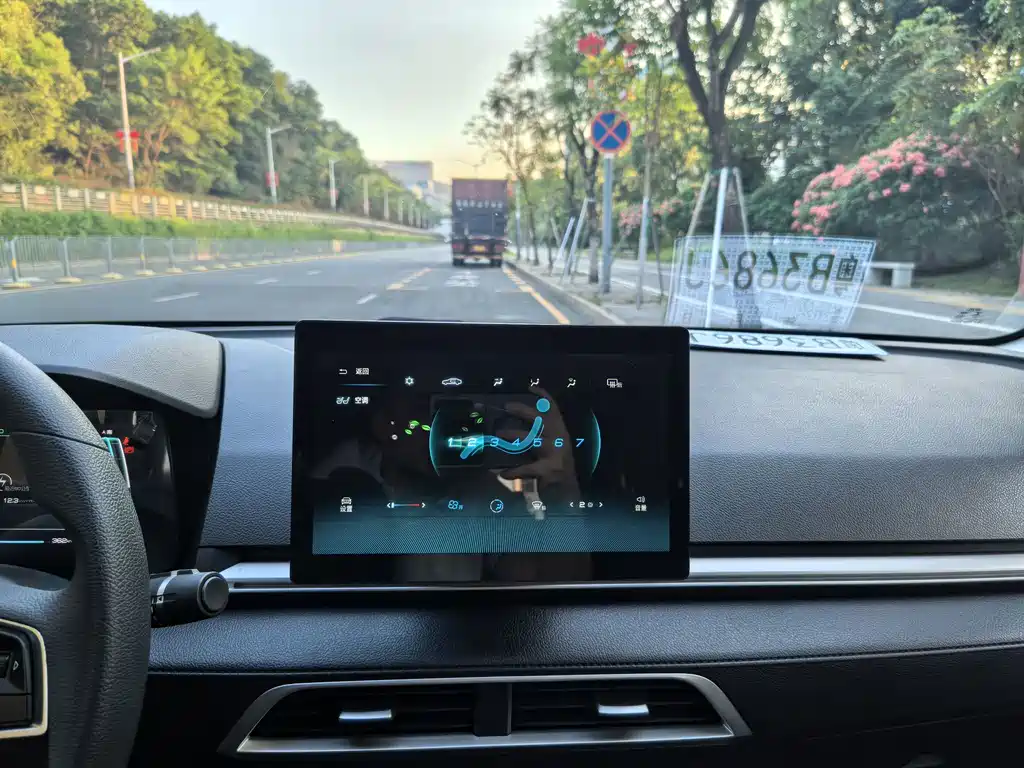 BYD e2 — миниатюра 13