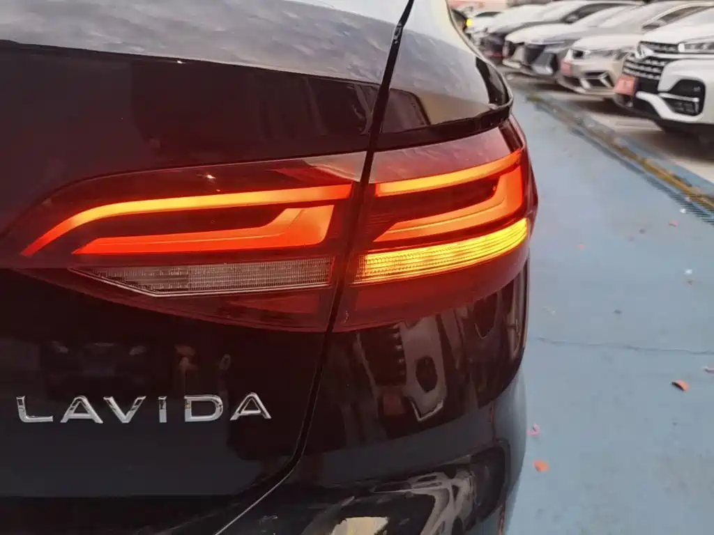 Volkswagen Lavida — миниатюра 8