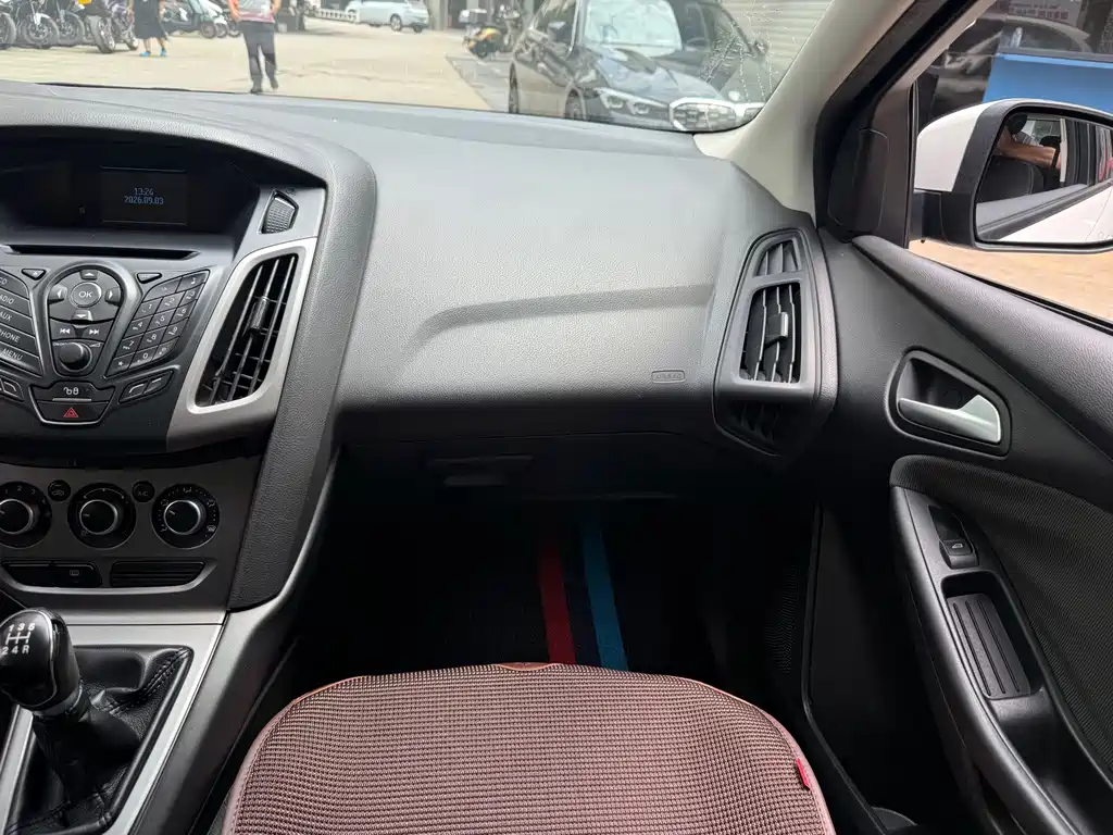 Ford Focus — миниатюра 13