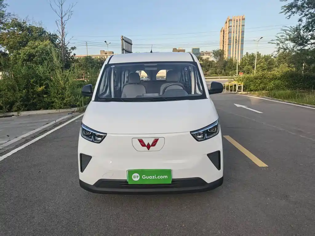 Wuling Yangguang — миниатюра 3
