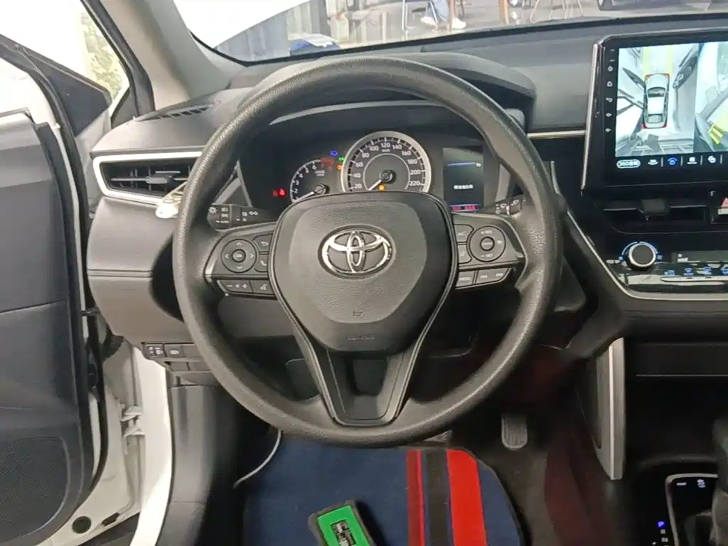 Toyota Corolla Cross — миниатюра 11