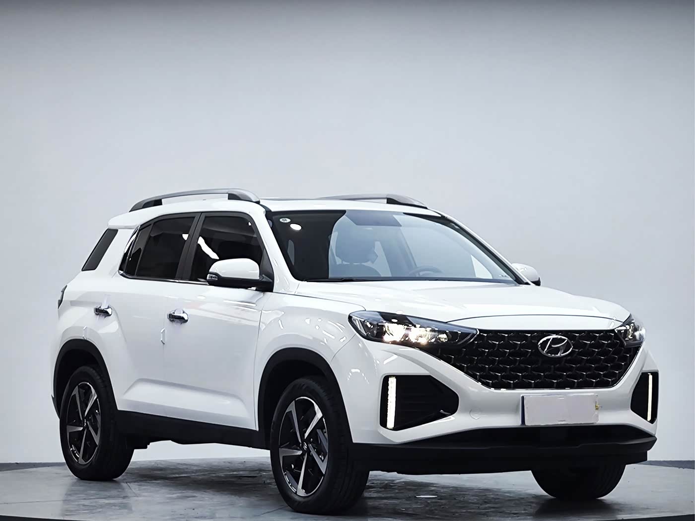 Hyundai Beijing Hyundai ix35 1.4 л 2023 г. Белый, пробег 42699 км