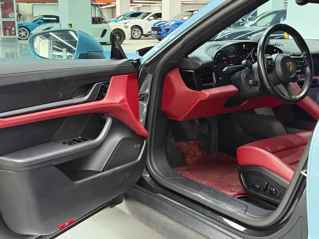 Porsche Taycan — миниатюра 5