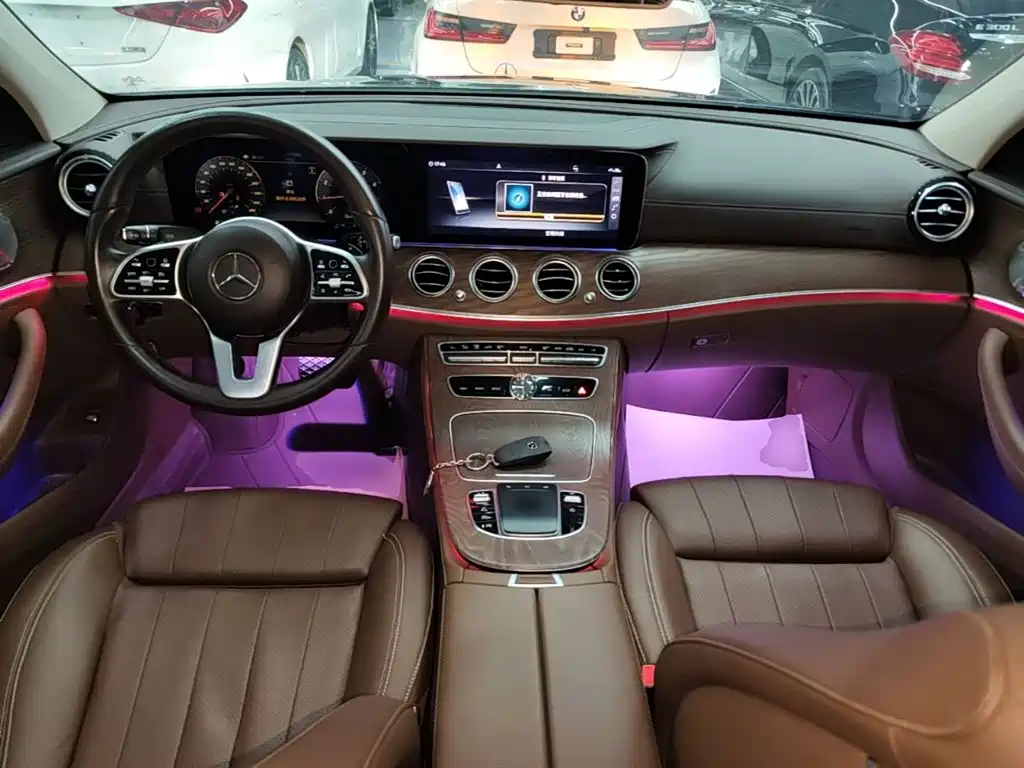 Mercedes-Benz E-Class — миниатюра 10