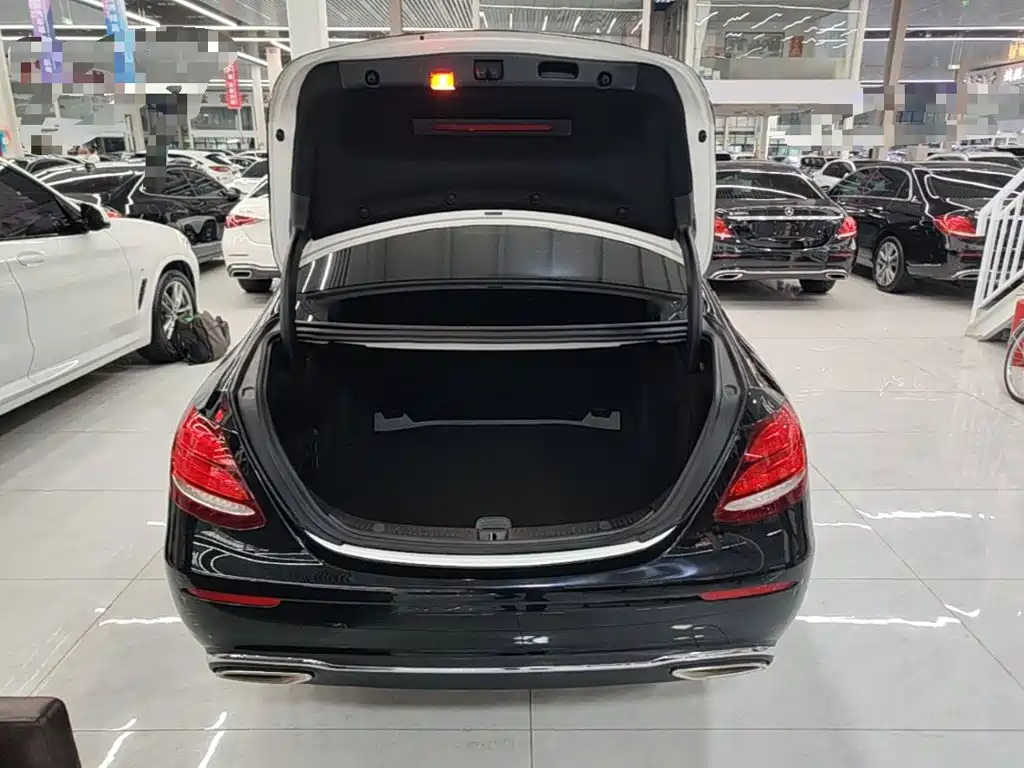 Mercedes-Benz E-Class — миниатюра 19