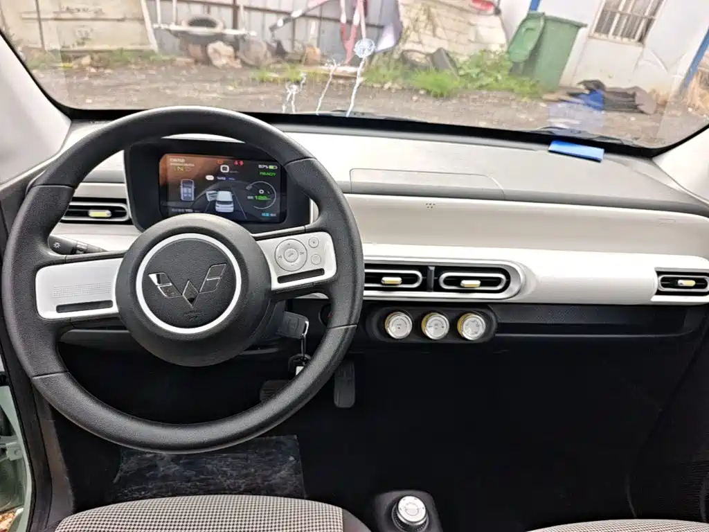 Wuling MINIEV — миниатюра 10