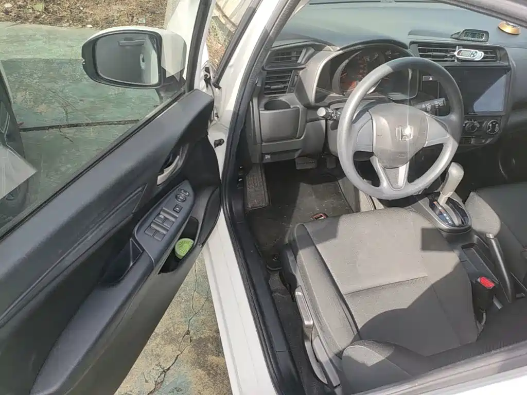 Honda Fit — миниатюра 16