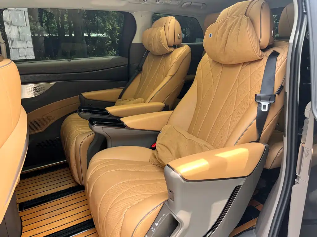 Denza D9 2022 DM-i 1040 Luxury
