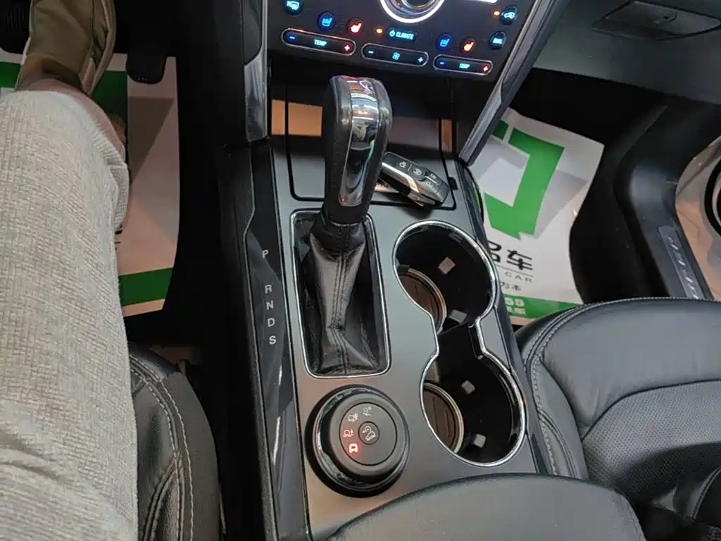 Ford Explorer (Import) — миниатюра 14