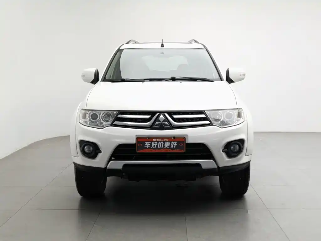 Mitsubishi Pajero Sport — миниатюра 3