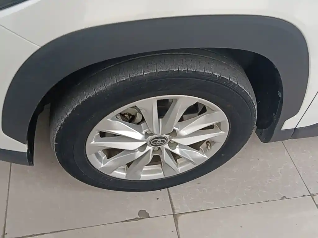 Toyota Corolla Cross — миниатюра 23