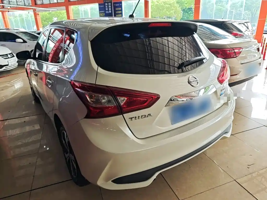 Nissan Tiida — миниатюра 5