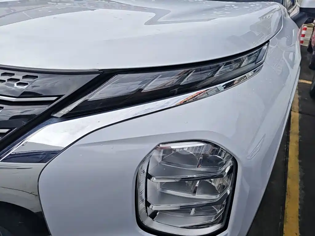 Mitsubishi Outlander — миниатюра 24