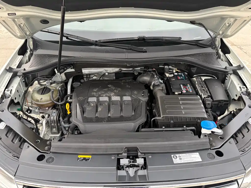 Volkswagen Tiguan L — миниатюра 16