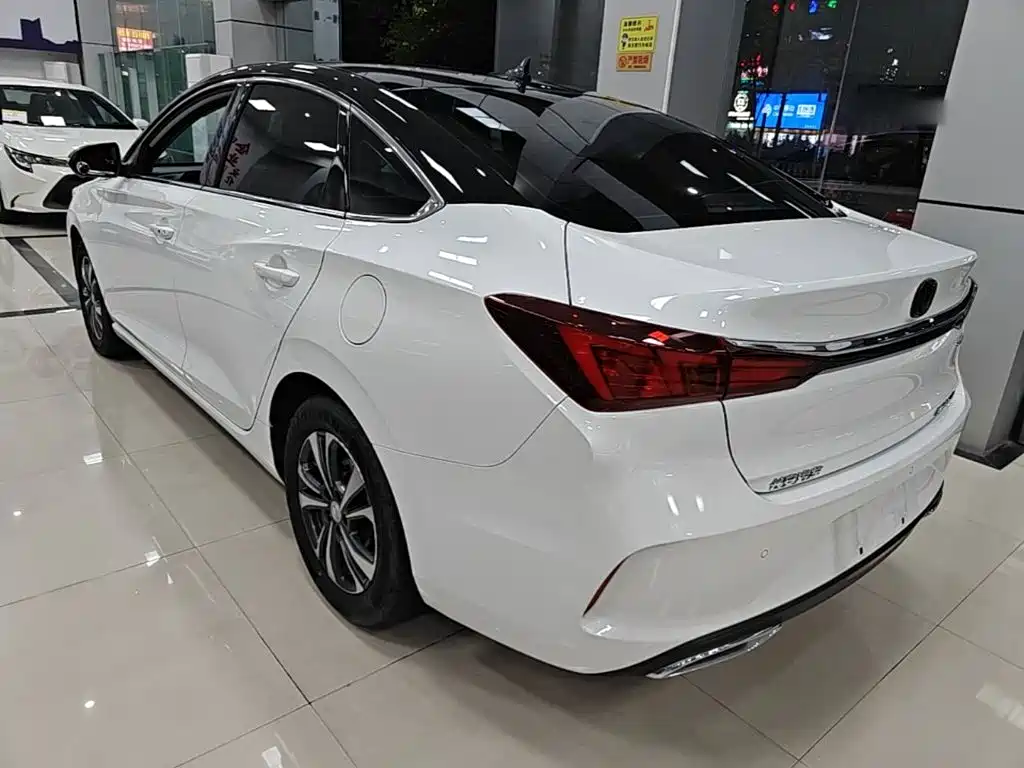 Changan Eado — миниатюра 5