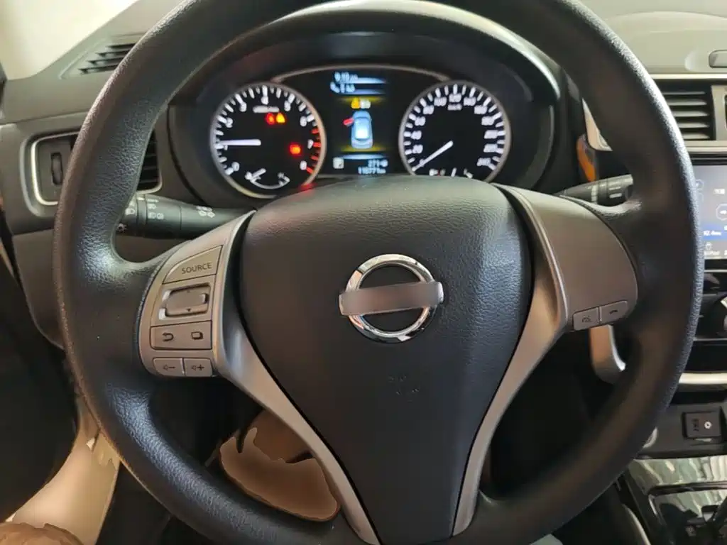 Nissan Tiida — миниатюра 11