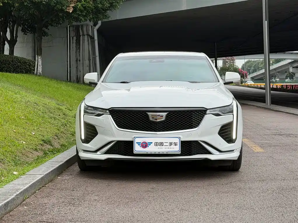Cadillac CT4 2022 28T