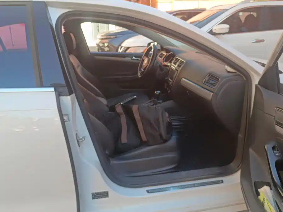 Volkswagen Sagitar — миниатюра 8