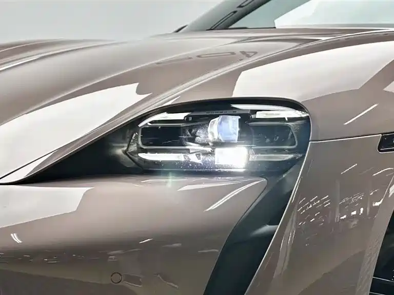Porsche Taycan 2022 Taycan