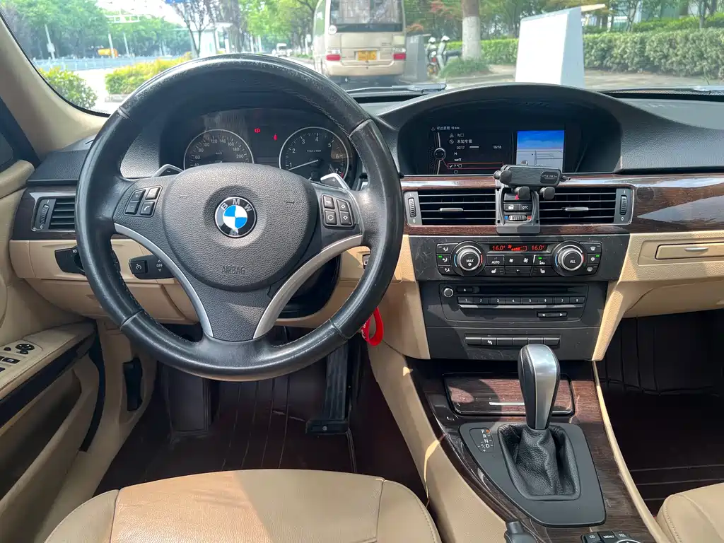 BMW 3 Series 3 2010 325i Luxury
