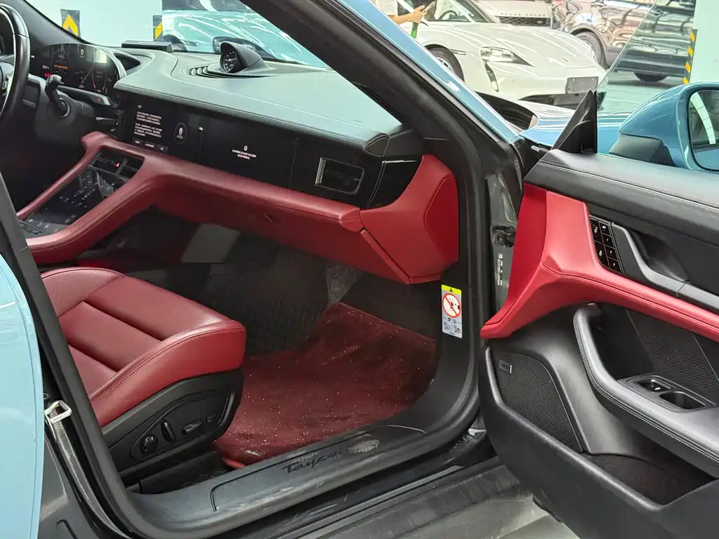 Porsche Taycan — миниатюра 19