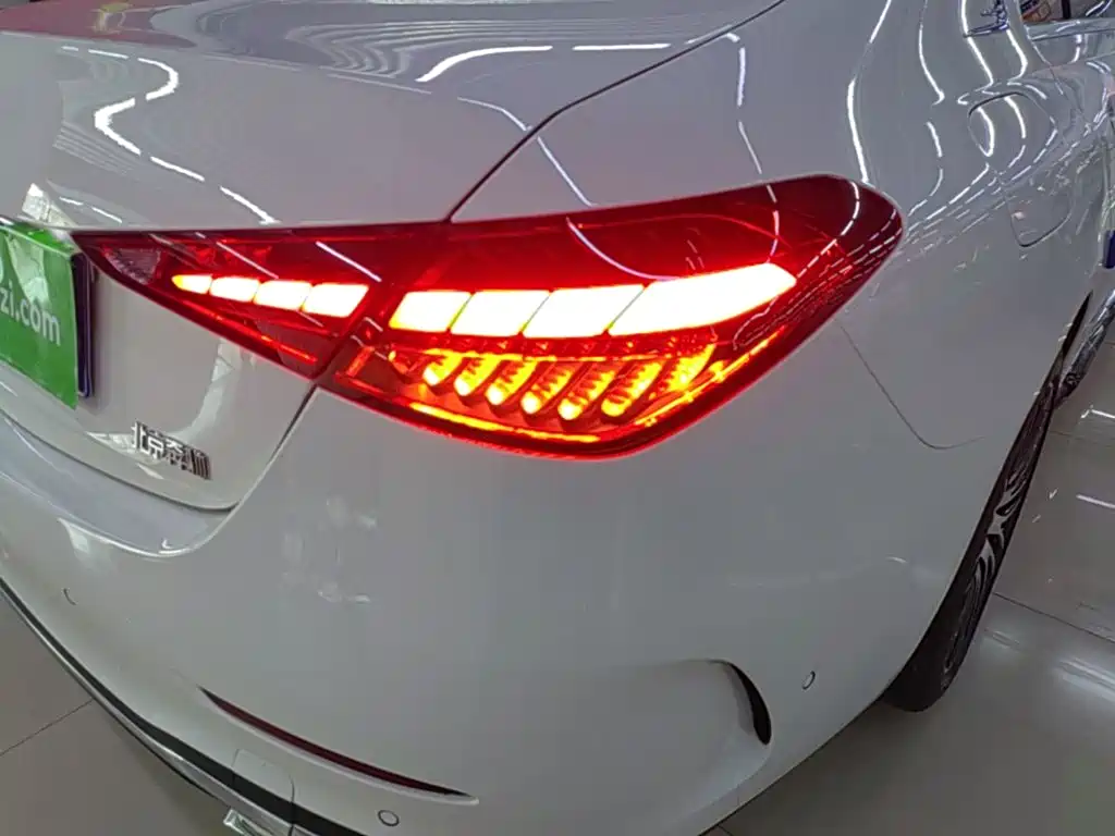 Mercedes-Benz C-Class — миниатюра 8