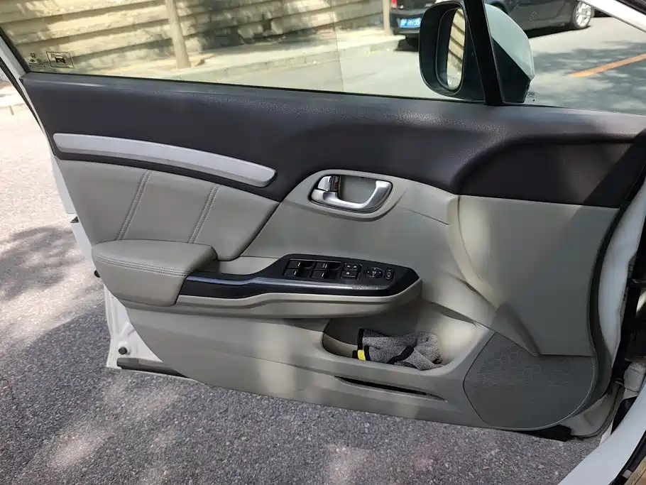 Honda Civic — миниатюра 7