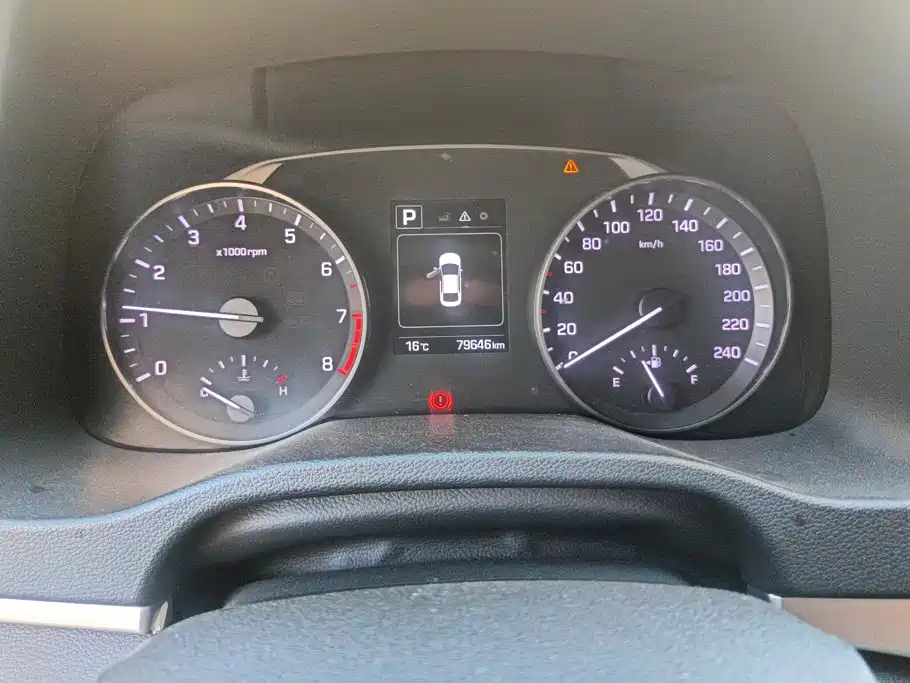 Hyundai Elantra — миниатюра 14