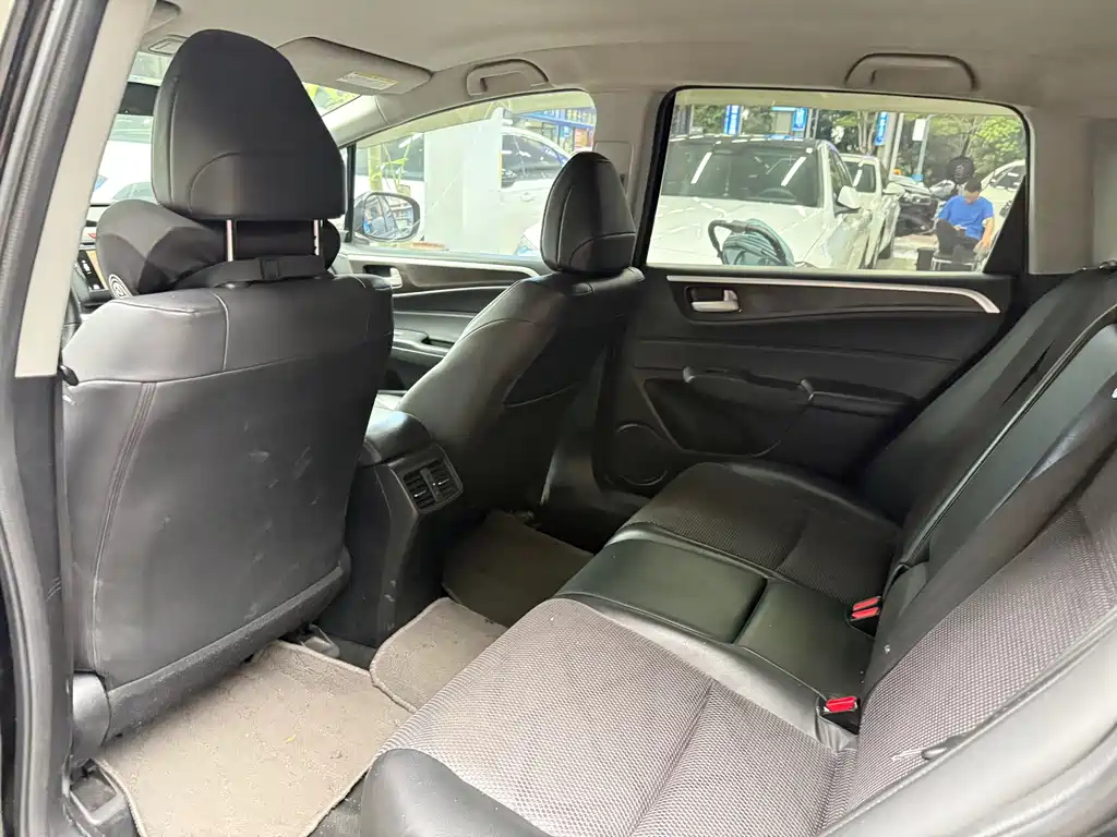 Honda Jade 2013 1.8L AT Comfort 5 мест