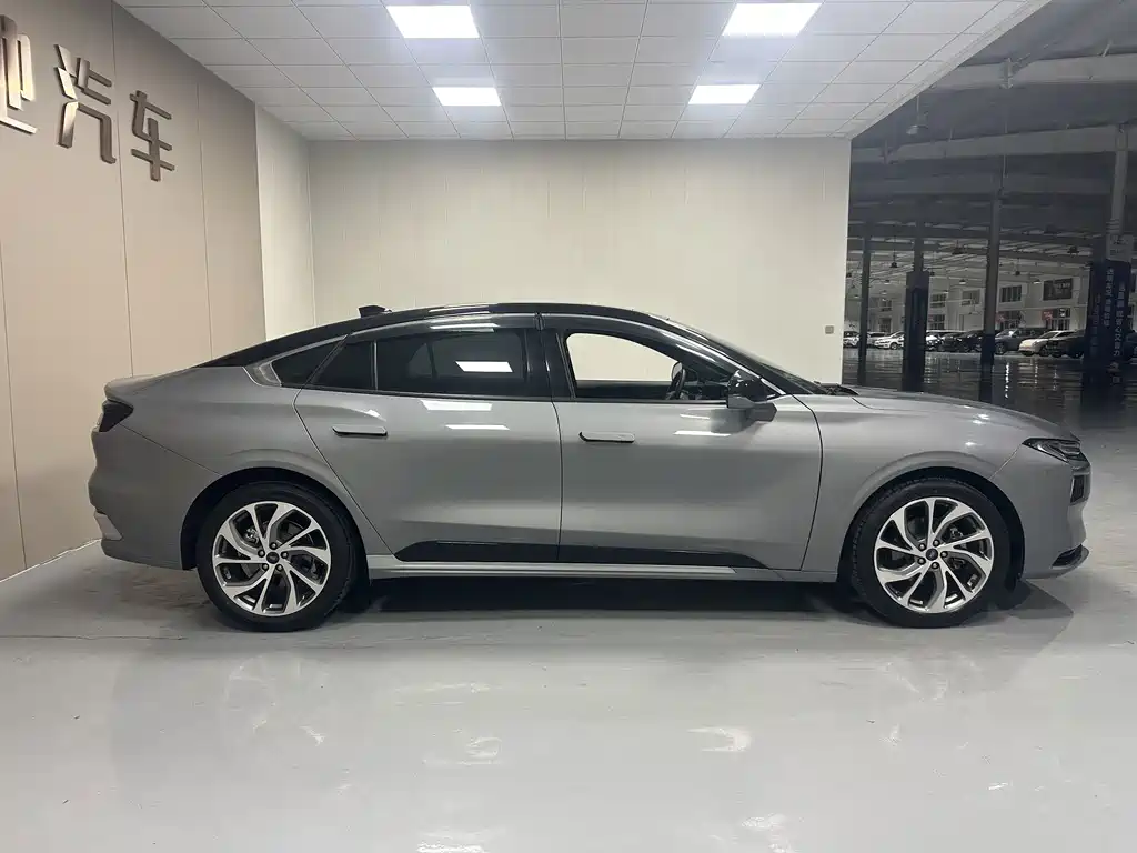 Ford Mondeo — миниатюра 8