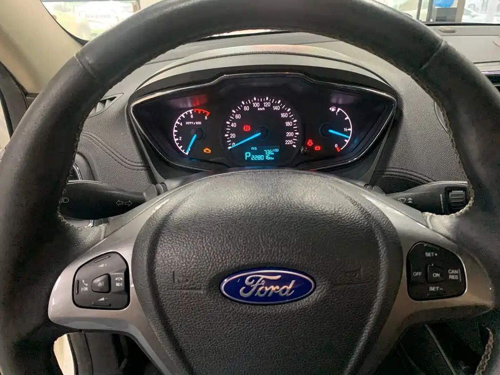 Ford Escort — миниатюра 11