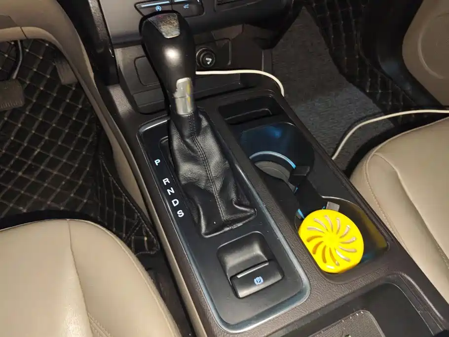 Ford Kuga — миниатюра 16
