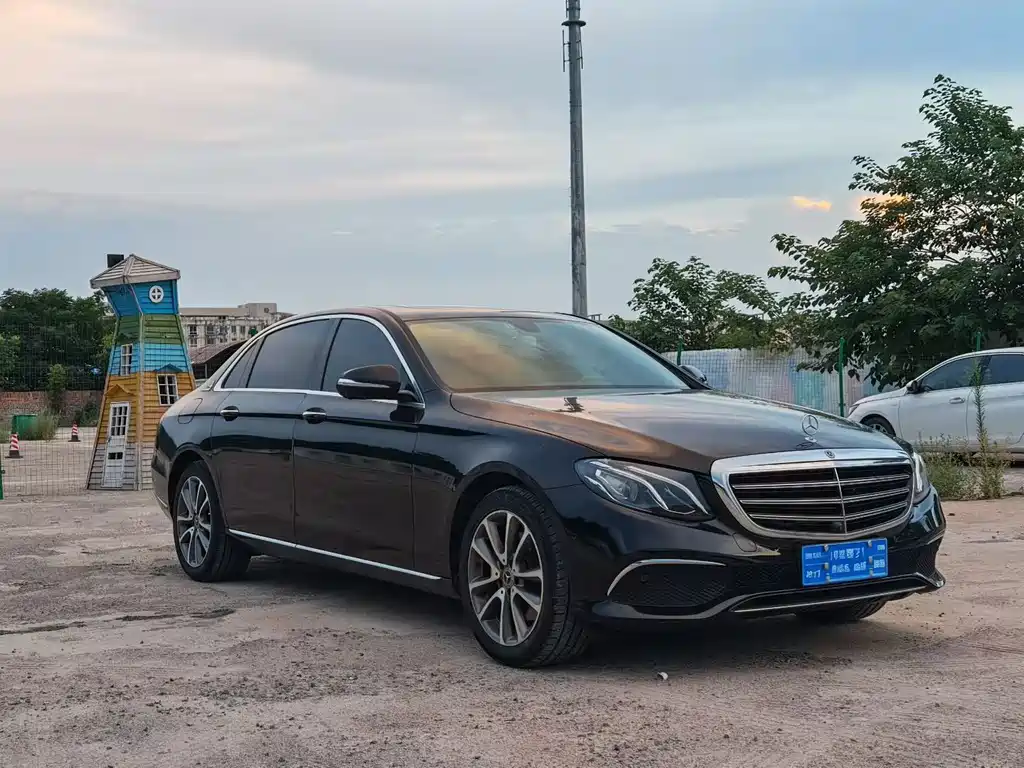 Mercedes-Benz E-Class — миниатюра 3