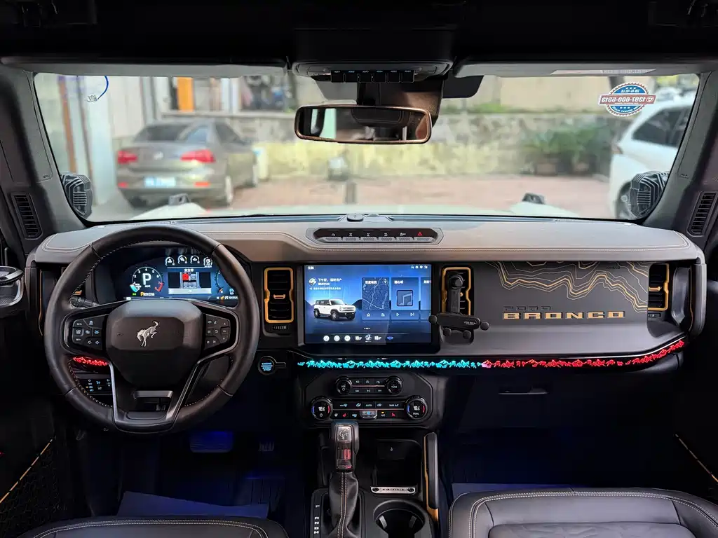 Ford Bronco — миниатюра 12