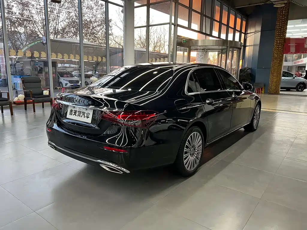 MERCEDES-BENZ E CLASS