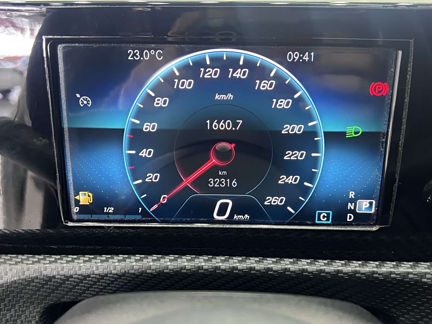 Mercedes-Benz A-Class 1.3 л 2022 г. Белый, пробег 32000 км