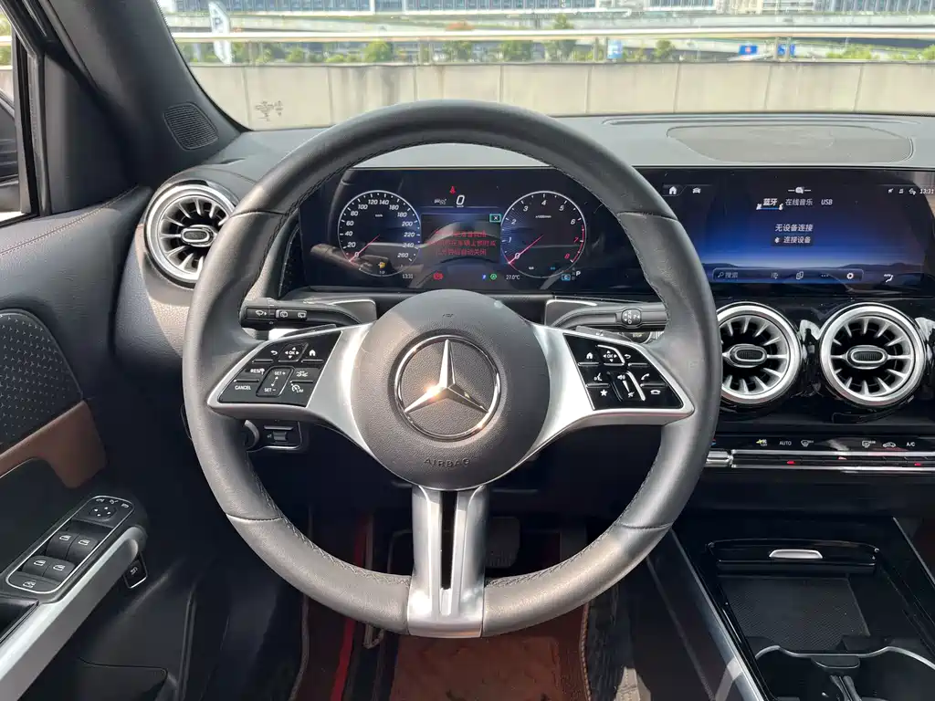 Mercedes-Benz GLB — миниатюра 9