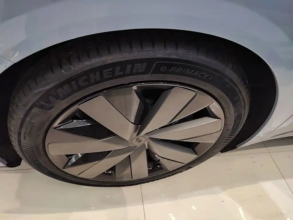 Li Auto Идеальный I8 — миниатюра 23