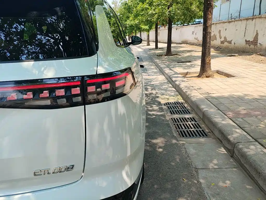 Dongfeng eπ008 2026 мест