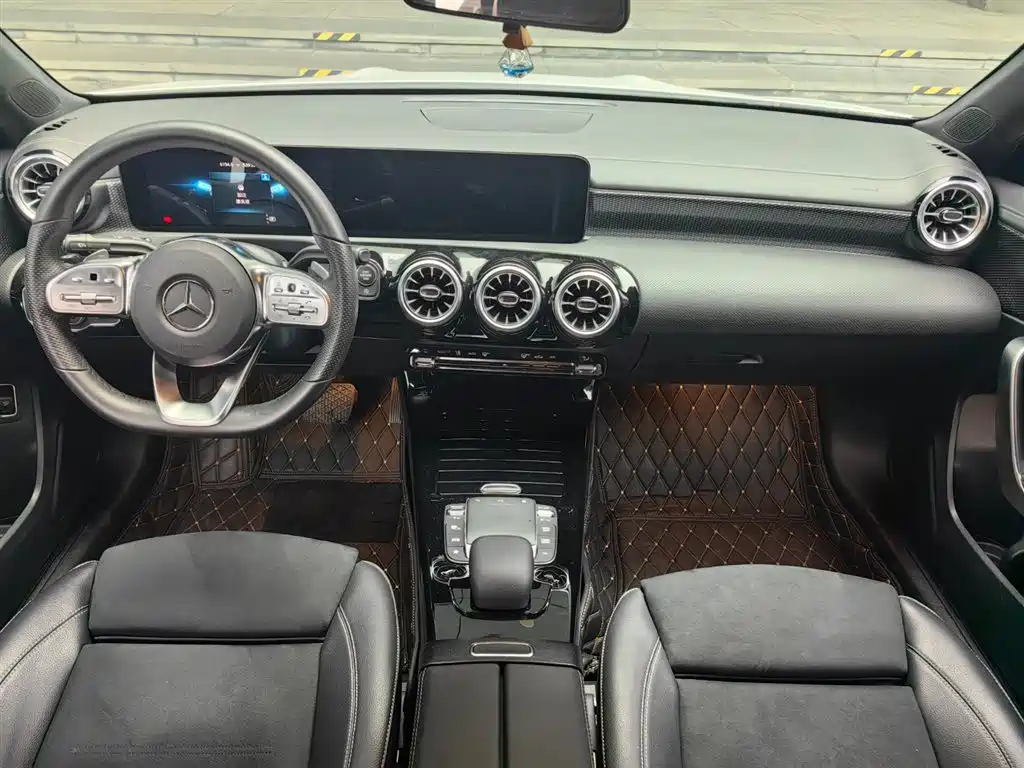 Mercedes-Benz A-Class — миниатюра 12