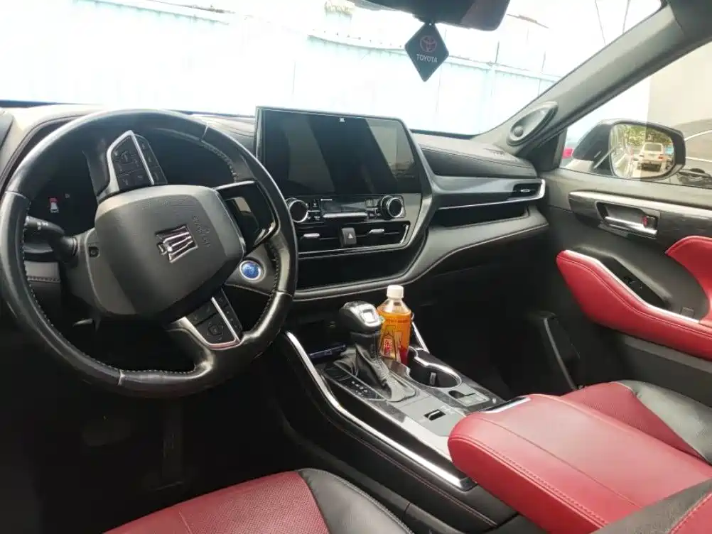 Toyota Crown Kluger — миниатюра 3