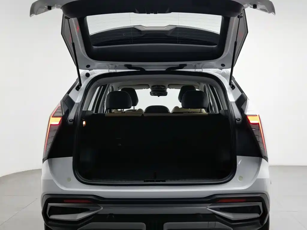 Geely Boyue L — миниатюра 16