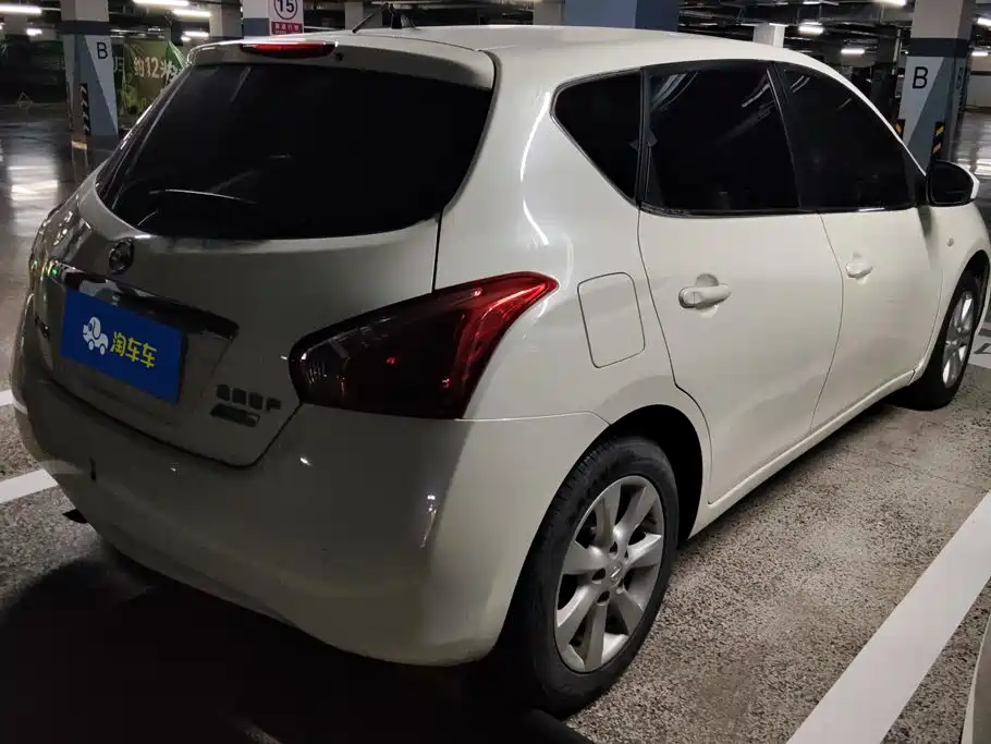 Nissan Tiida — миниатюра 3