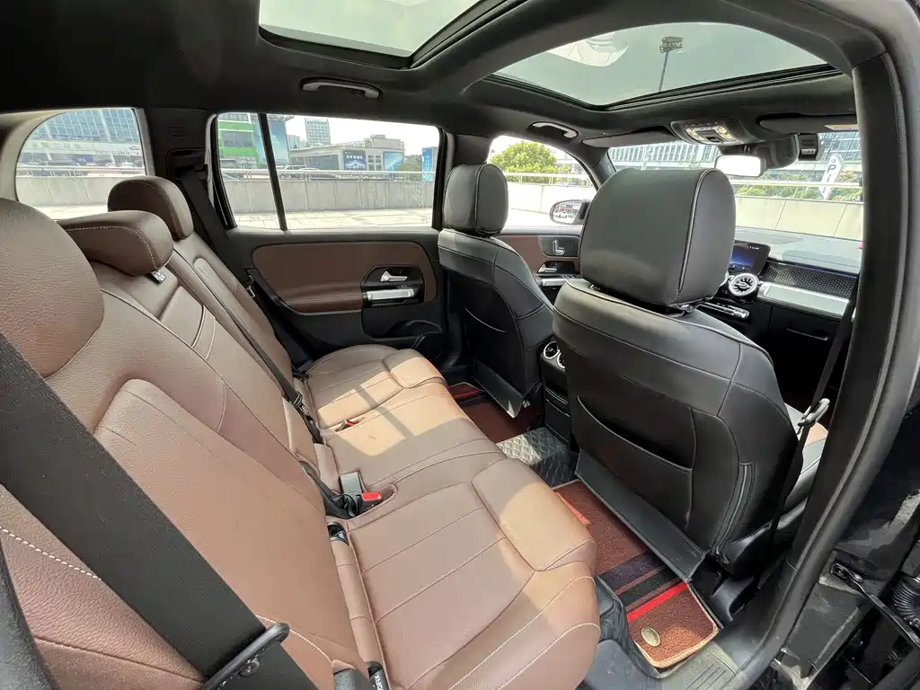 Mercedes-Benz GLB — миниатюра 7