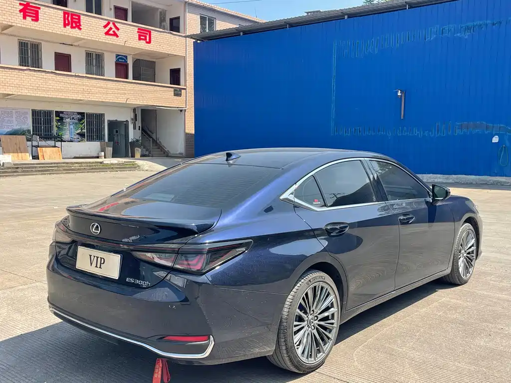 Lexus ES — миниатюра 5