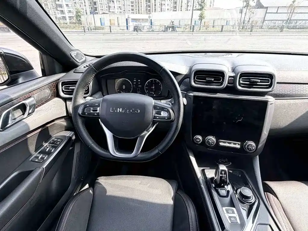 Lynk & Co 03 — миниатюра 4