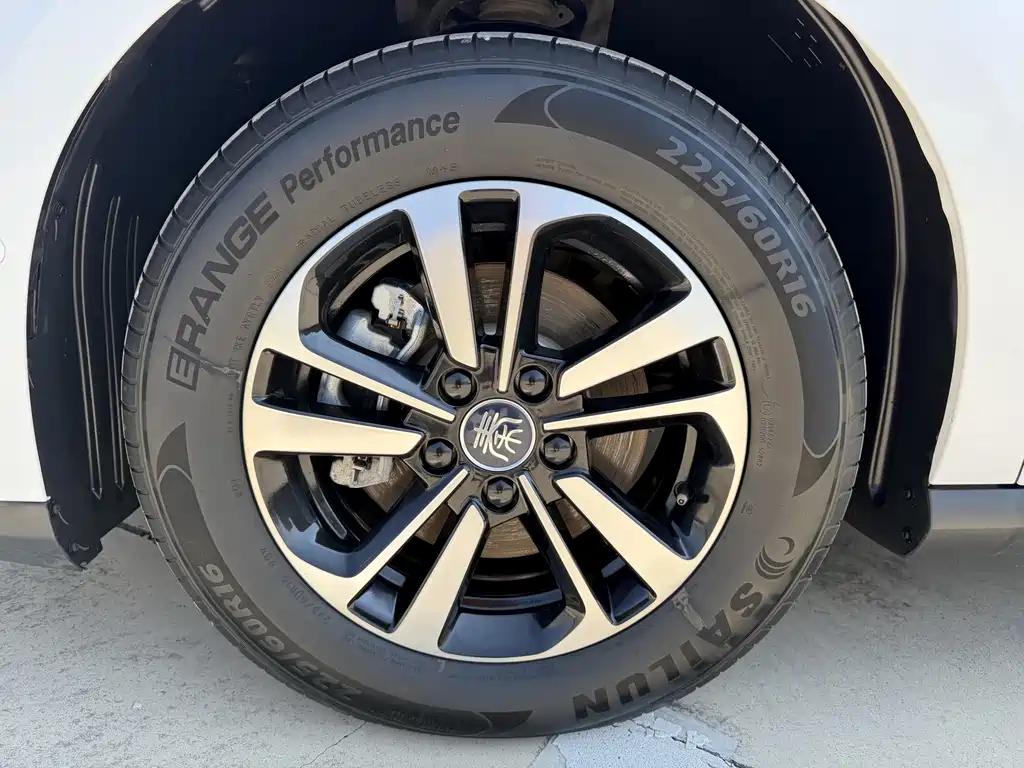 BYD Qin PLUS — миниатюра 8