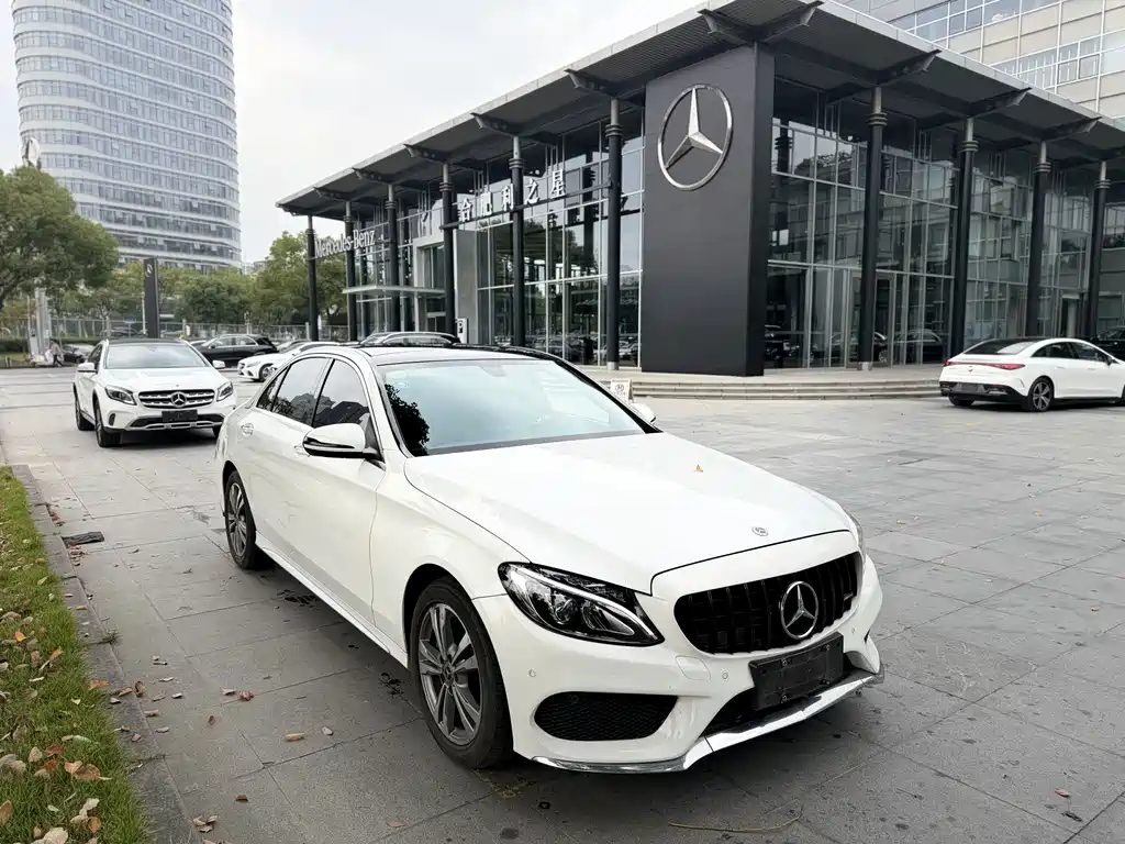 Mercedes-Benz C-Class — миниатюра 3