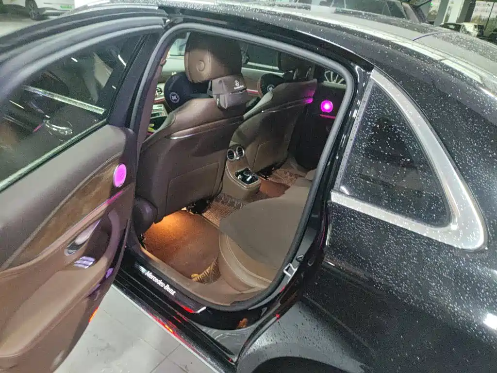 Mercedes-Benz E-Class — миниатюра 8