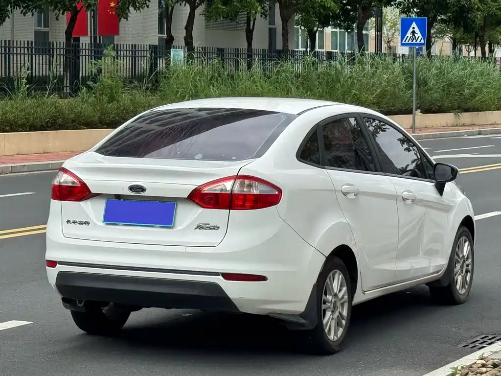 Ford Fiesta — миниатюра 17
